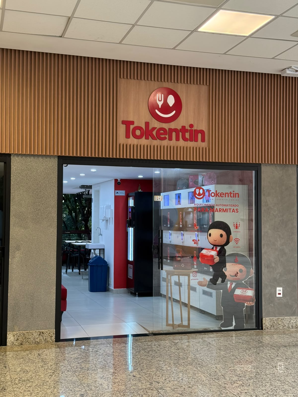 Equipamento Tokentin instalado em espaço parceiro