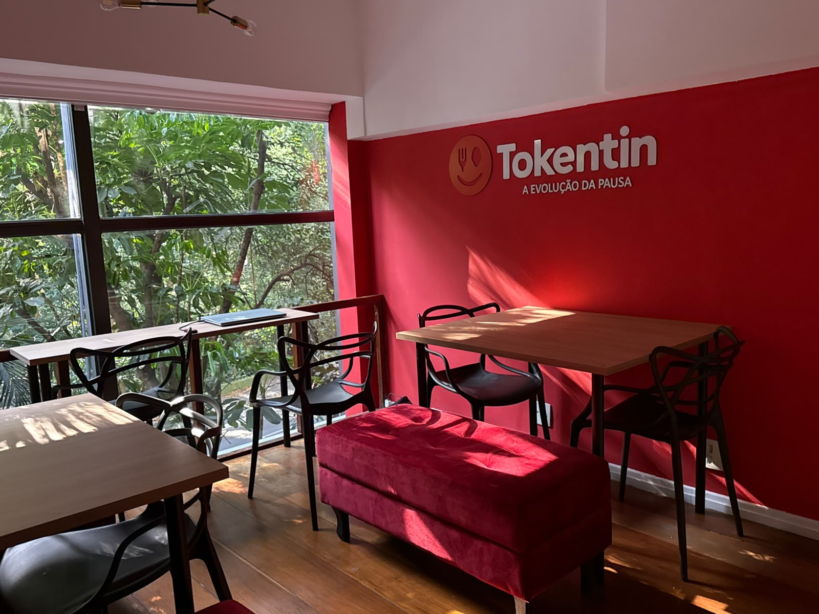 Estação Tokentin disponível para aquecimento de refeições